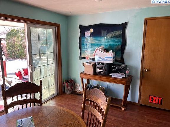 4th image of 1449 Agnes St