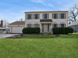 5573 Barnwood Dr, Gurnee, IL 60031