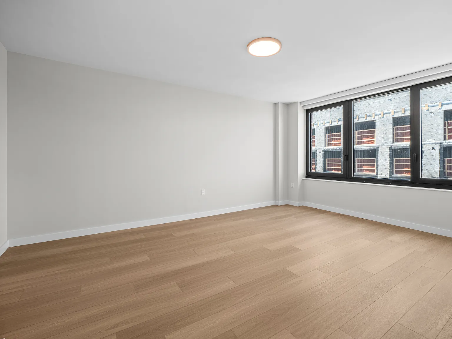 2905 West 17th Street — Photo 4