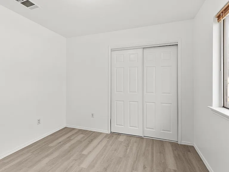 112 James Lin Cir — Photo 16