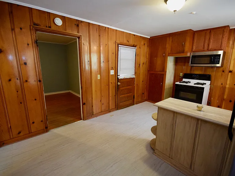 1310 Fairfield Dr — Photo 9