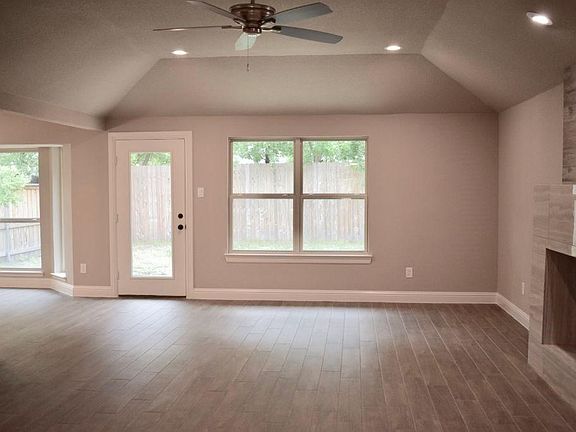 3rd image of 640 E Brookside Dr