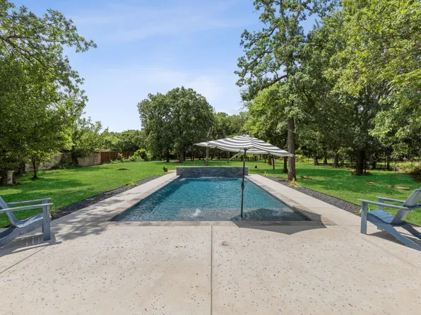 113 Baseline Rd, Aubrey, TX 76227