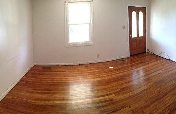 3rd image of 414 Algonquin Dr
