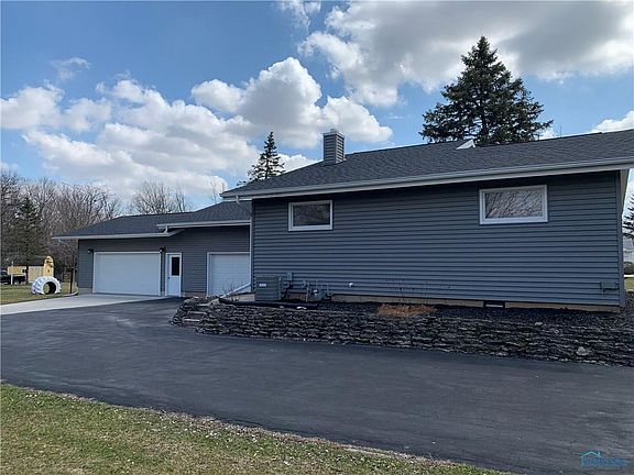 2nd image of 909 Lois Clarke Ln