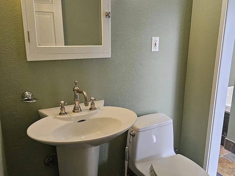 412 Avalon Dr — Photo 12