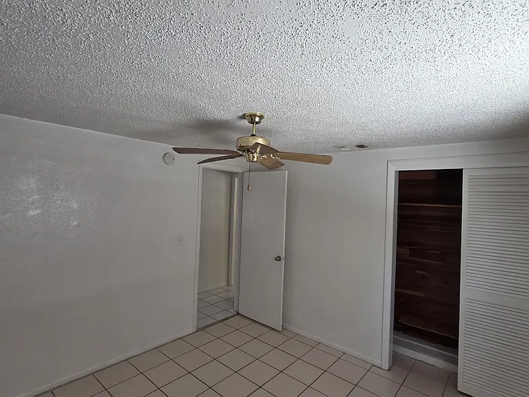 3302 Bainbridge Dr — Photo 15
