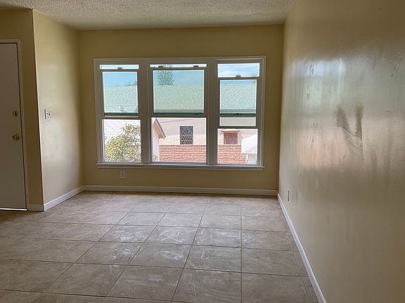 2nd image of 2015 17th St #1/2