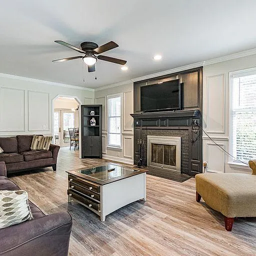 3 bed, 1370 sqft, $3,500 — Photo 1