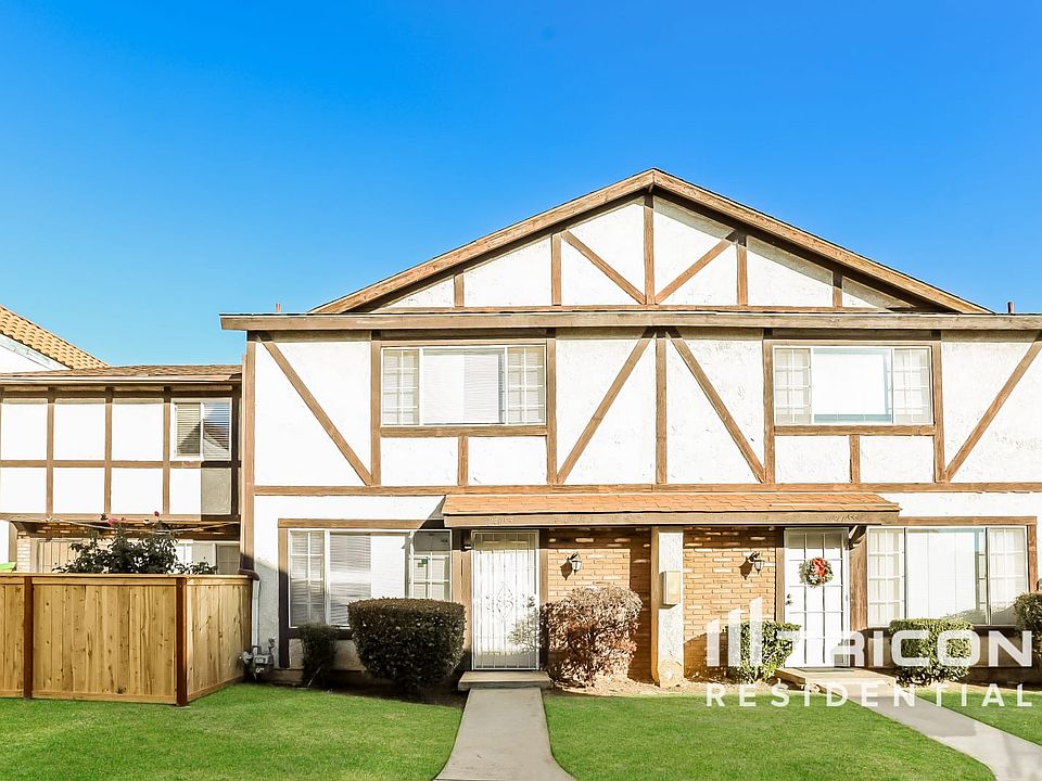 1st image of 24053 Fir Ave