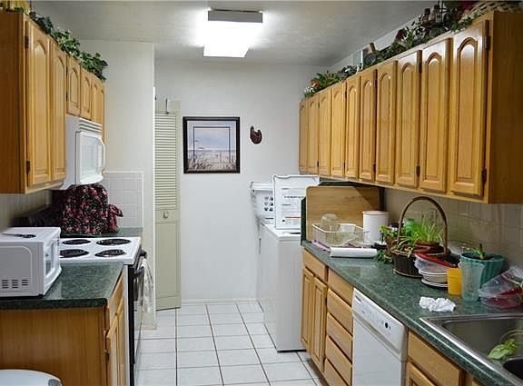 2nd image of 433 E Ferndale Ln