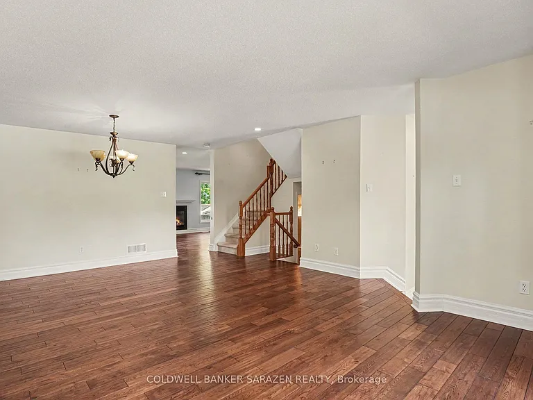 1114 Halton Ter — Photo 2