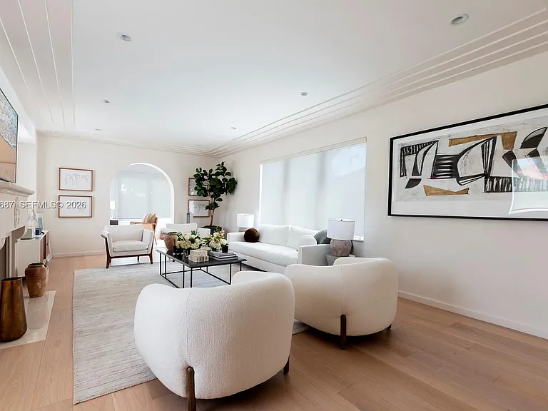 2850 Sheridan Ave — Photo 6