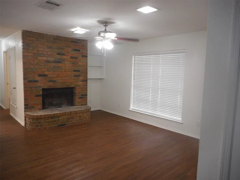 900 Milby Rd — Photo 21