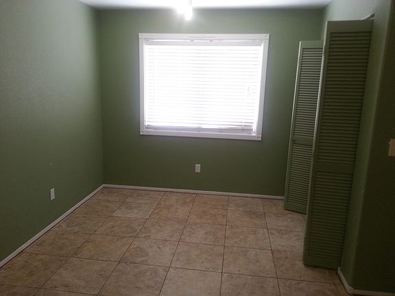 4th image of 9390 Cool Creek Ave