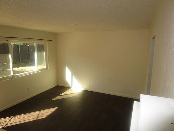 3rd image of 536 N Buena Vista St APT 3