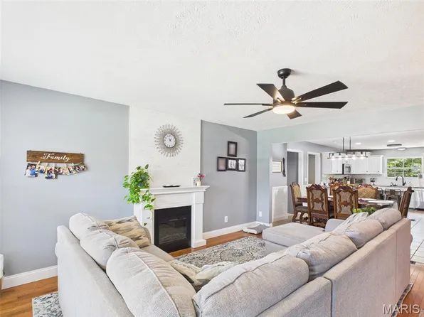 6 Park Vw, Waynesville, MO 65583