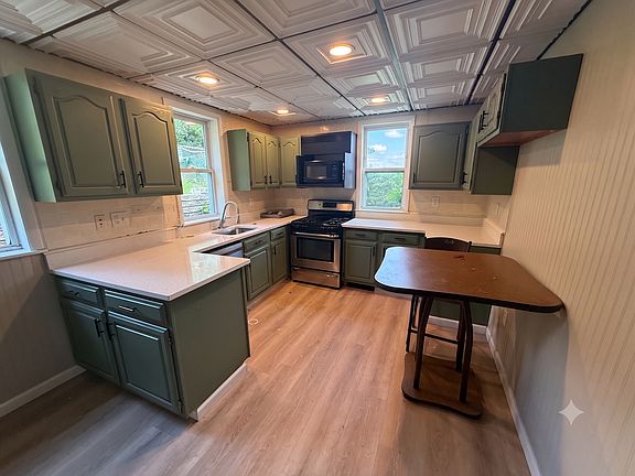 3rd image of 38 Bigelow St