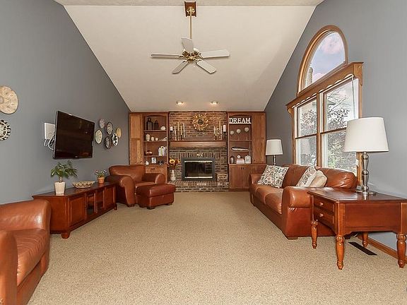 2nd image of 14000 Maple Cir