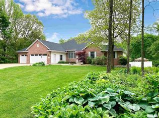 104 Oakwood Park Rd, East Peoria, IL 61611
