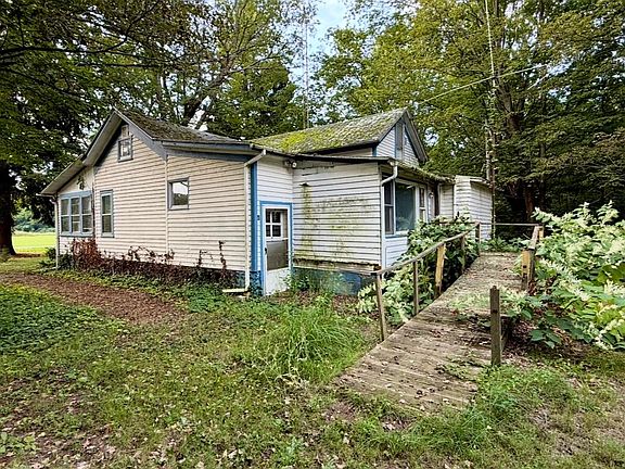 3rd image of 3384 Riverside Rd