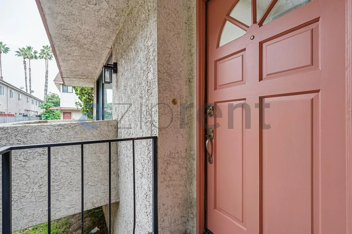 3 bed, 2.5 bath, 1751 sqft, $4,050 — Photo 1