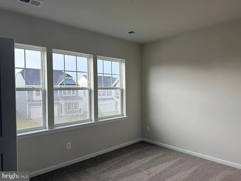 19 Forest Grove Ave — Photo 29