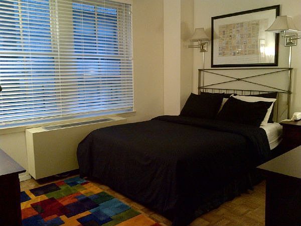 2nd image of 150 W 51st St #1