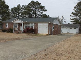 40 Vada Dr, Rainbow City, AL 35906