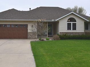 1721 Prairie Ln NE, Owatonna, MN 55060