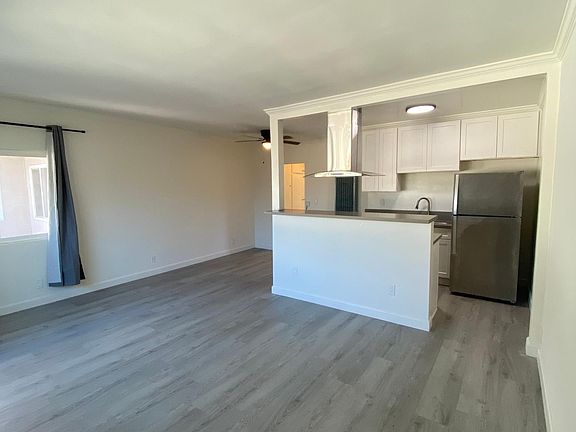 2nd image of 1905 S Oxford Ave APT 8