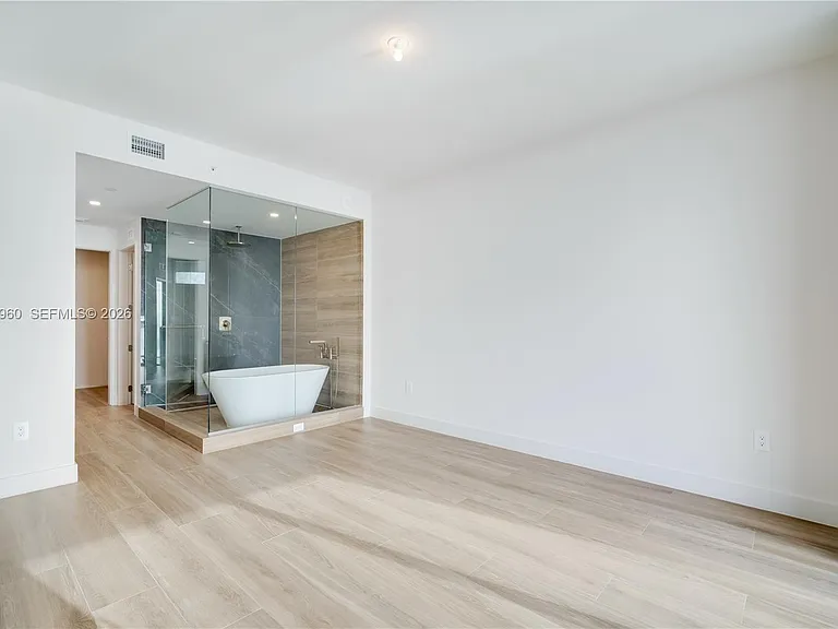 700 NE 24th St #1303 — Photo 7