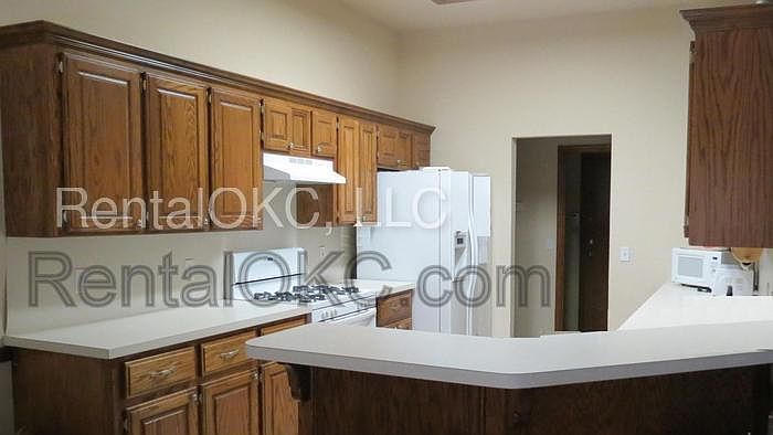 2nd image of 2728 SE 97th St