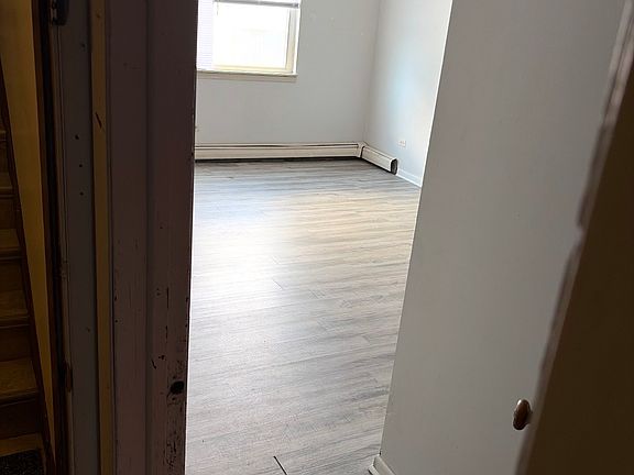 3rd image of 3127 Elm St #3S