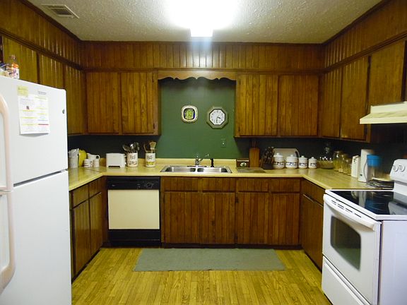 2nd image of 203 Poplar Flat