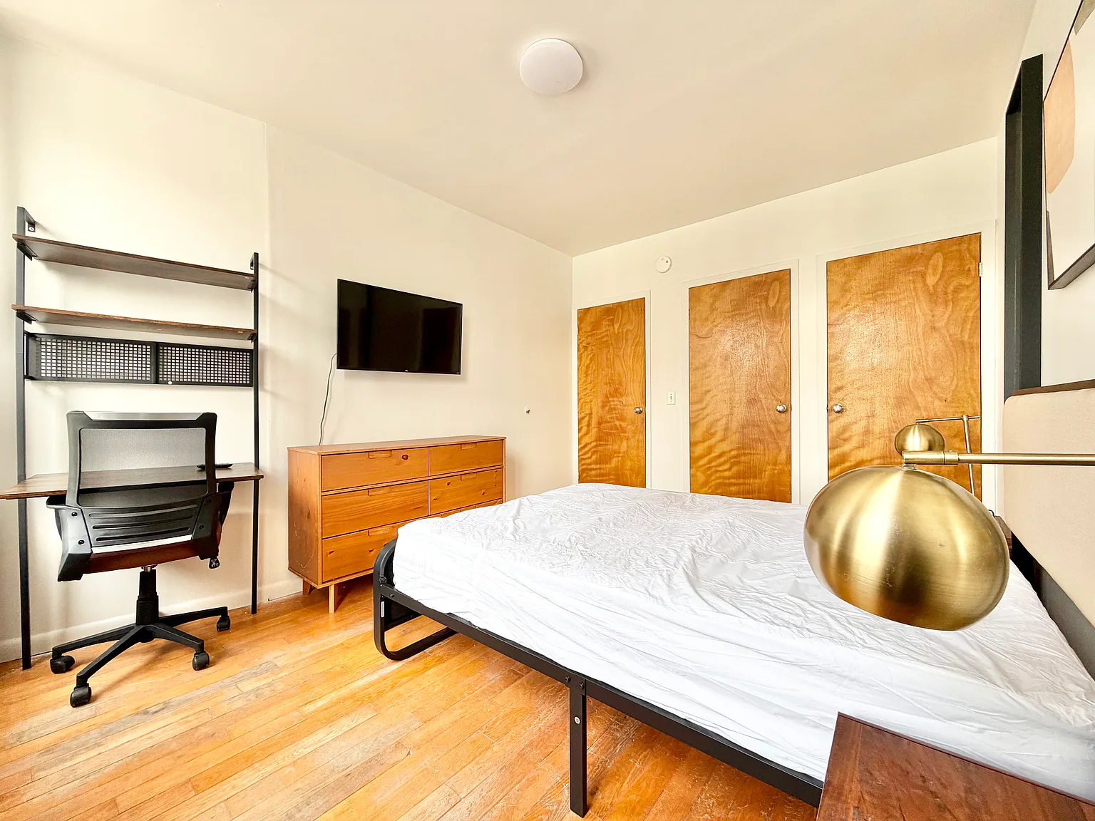 4 bed, 4.0 bath, $1,380 — Photo 3