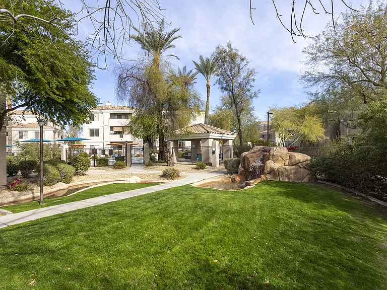 Vintage at Scottsdale — Photo 17