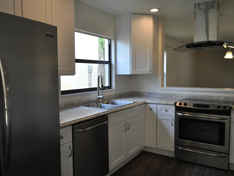 165 Seawind Dr #18 — Photo 4