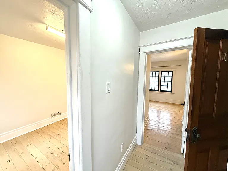 21 Centre St — Photo 2