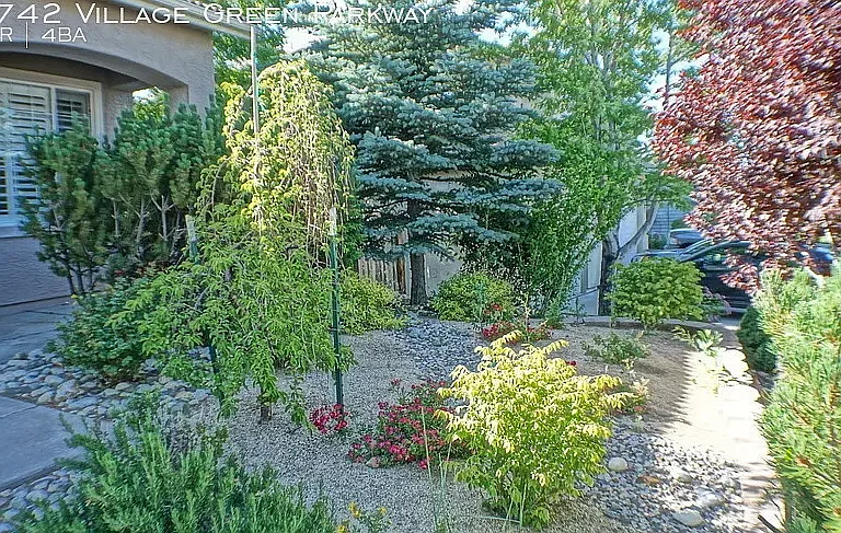 4742 Village Green Pkwy — Photo 2