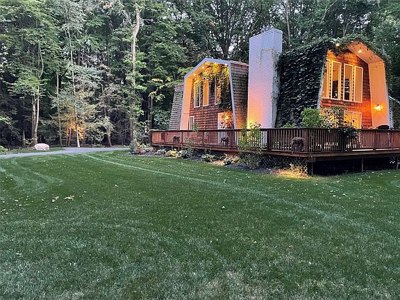 3rd image of 5711 Bonaventure Dr
