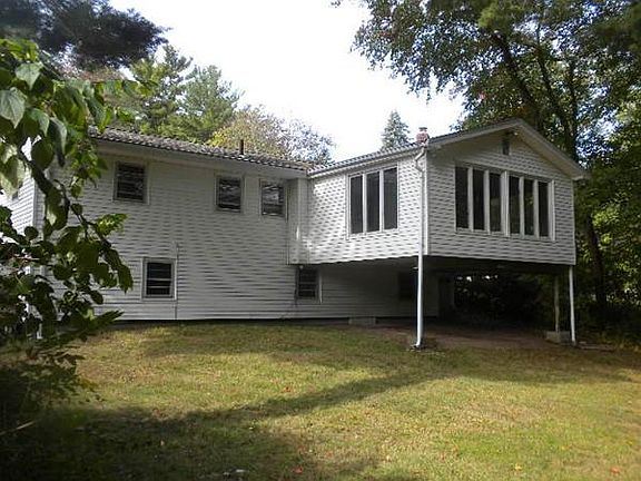 4th image of 28 Heather Dr