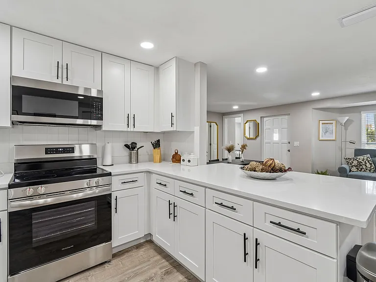 4906 W Cleveland St — Photo 24