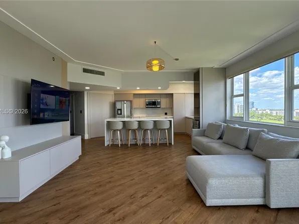 20000 Country Club Dr, Aventura, FL