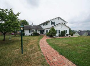 191 Ridgeway Dr, Bridgeport, WV 26330