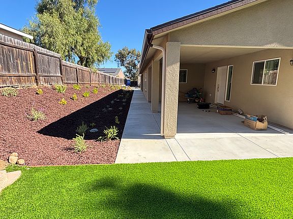 3rd image of 1766 Hanford Dr