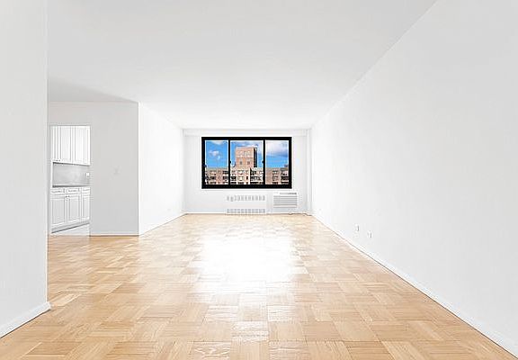 5th image of 10 W 135th St APT 16A