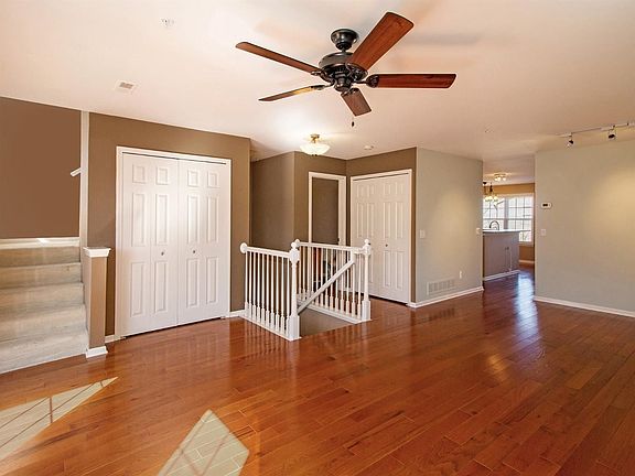 3rd image of 2857 Barclay Way