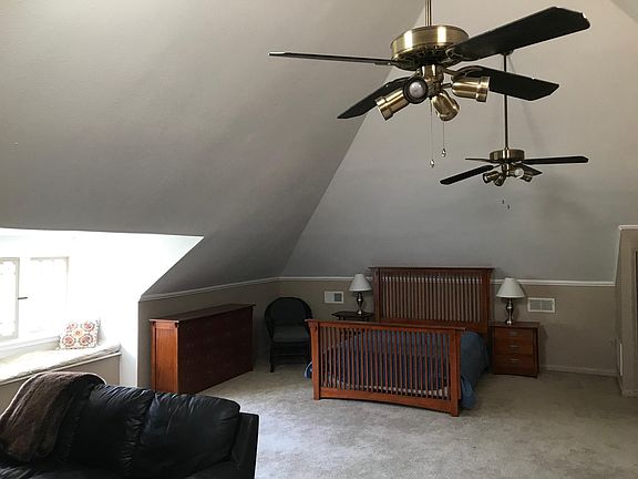 5th image of 903 N Barcelona St