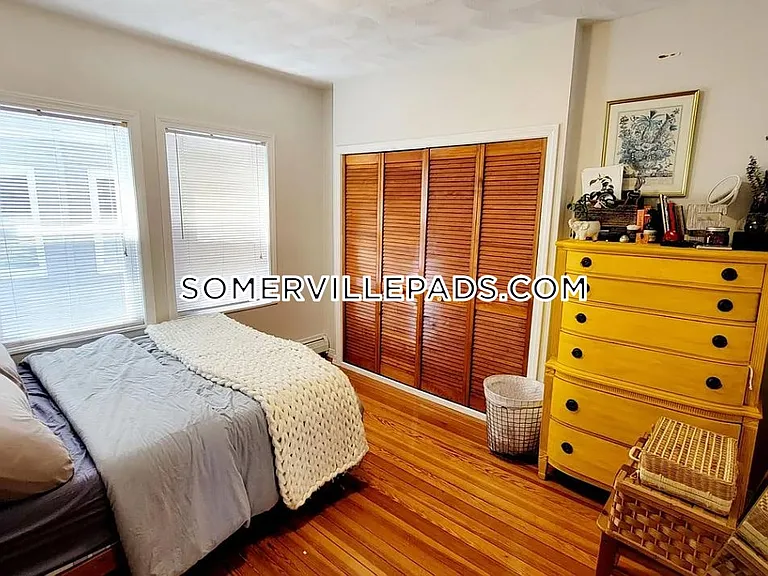 144 W Adams St #1 — Photo 4